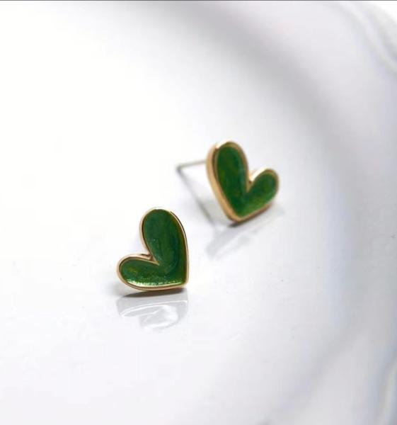 1 Pair Green Heart-Shaped Earrings 