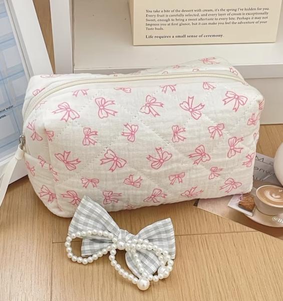 1pc Soft Quilted Cosmetic Bag 