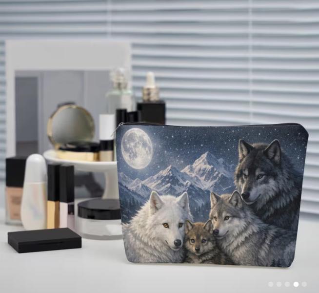 1pc Wolf Pack Cosmetic Bag