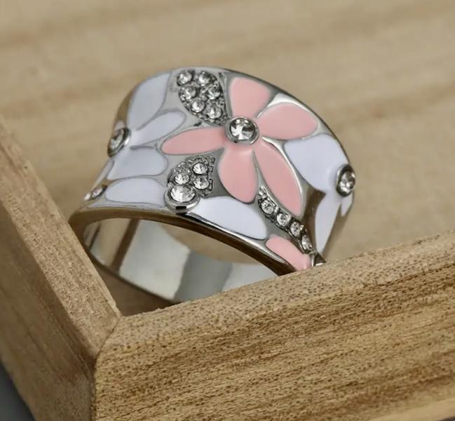 Elegant Pink Daisies Ring Size 8