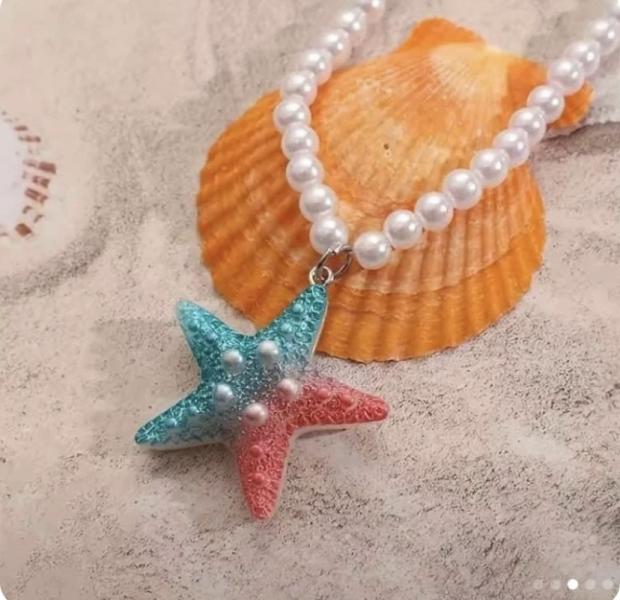 Faux Pearl Starfish Necklace 