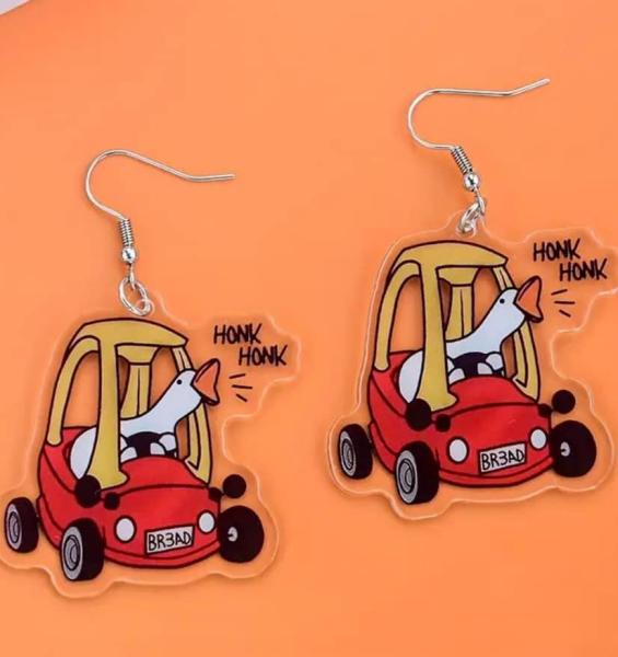 1 Pair Charming Goose 'Honk' Acrylic Earring