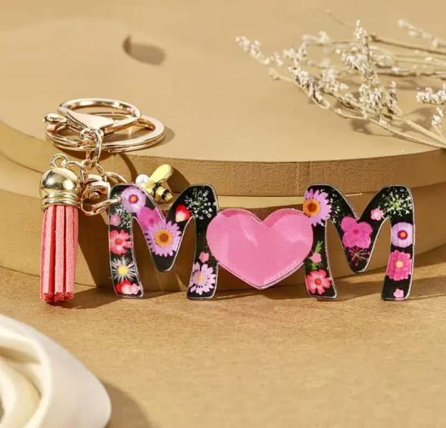 1pc Acrylic MOM Daisy Bee Key Chain Pink