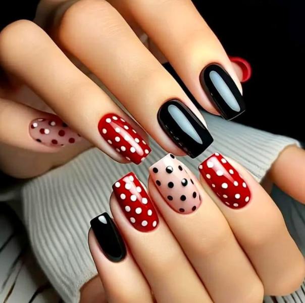 24pcs Glossy Polka Dot Press On Nails