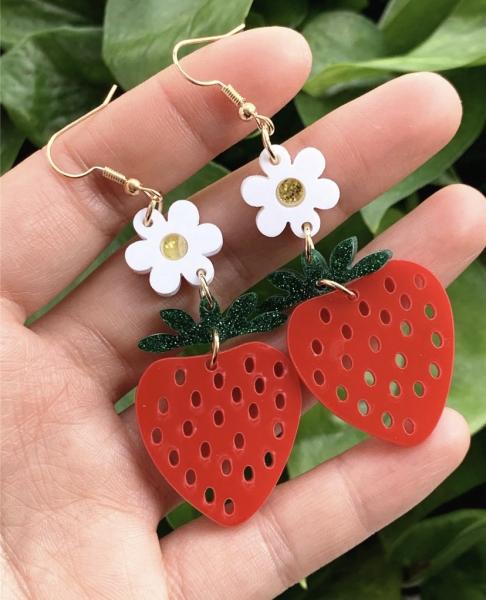 1 Pair Red Strawberry 🍓 Acrylic Earrings 
