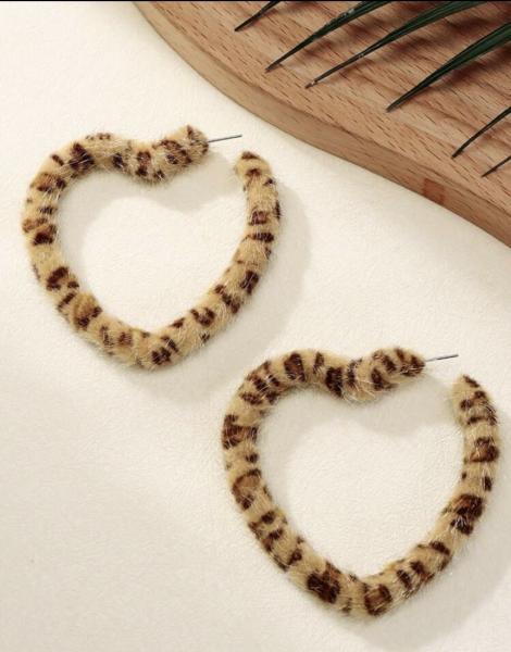 1 Pair Heart Shape Leopard Hoop Earrings 