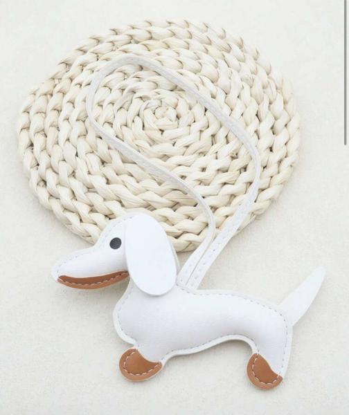 1pc Dachshund Dog Keychain ~ White 