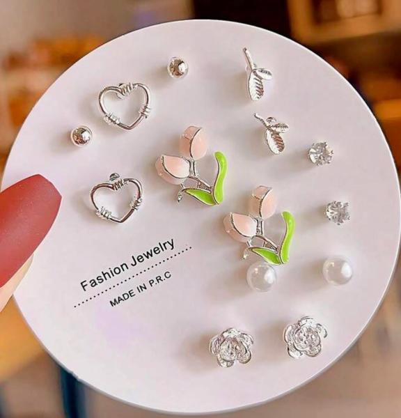 7 Pairs Elegant Floral Heart Earrings 