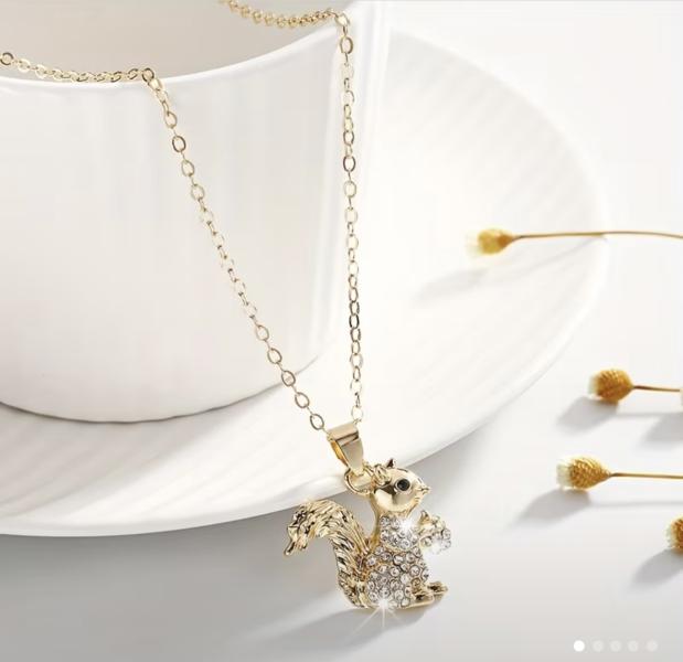 1pc Cute Squirrel 🐿️ Pendant Necklace