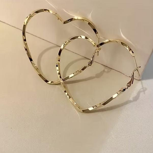 1 Pair Gold Heart 💛 Hoop Earrings 