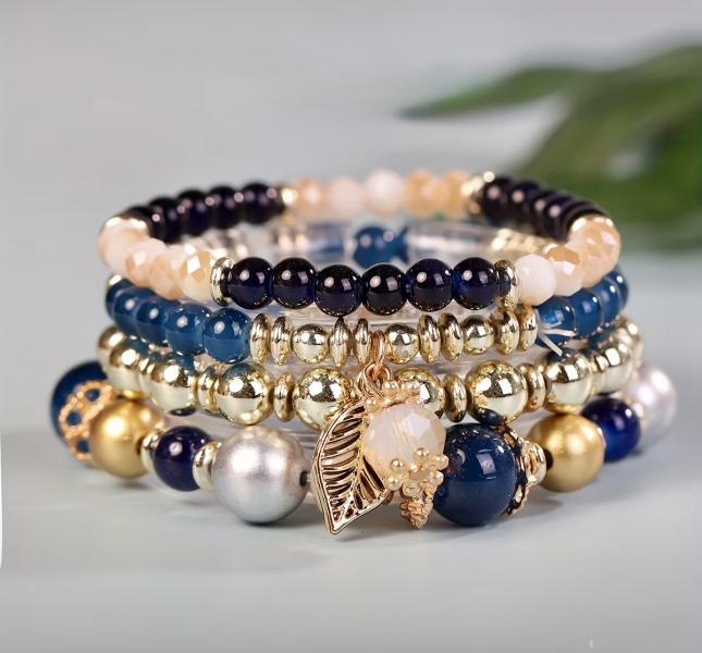 4pcs Bohemian Style Leaf Pendant Bracelet Set