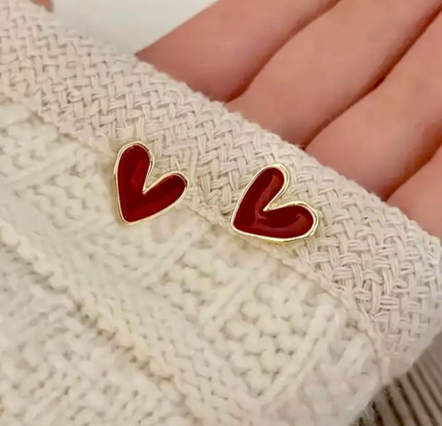 1 Pair Elegant Red Heart Earrings 
