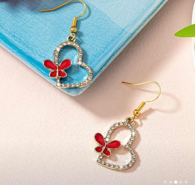 1 Pair Red Heart ♥️ Shaped Earrings 